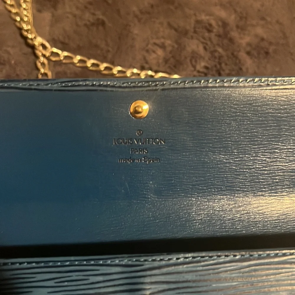 Authentic Vintage Louis Vuitton Blue Epi wallet with chain